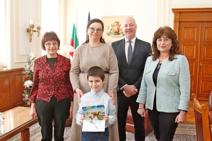 Вежди Рашидов покани в Парламента малкия художник Илия от Мерданя